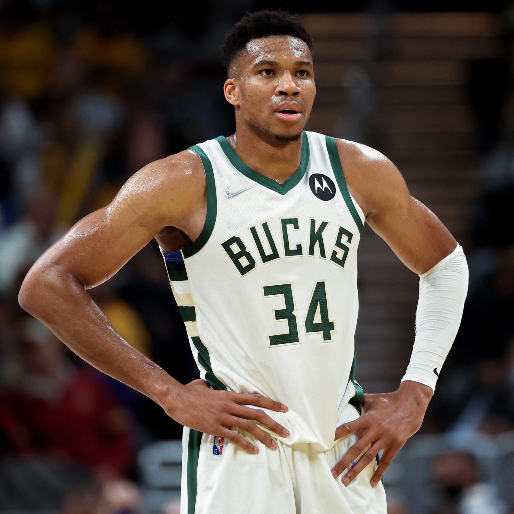 开云体育 投注-法甲赛程吃紧，密尔沃基雄鹿关键时刻队长鼓劲，压力陡增，阵容厚度经受考验(今日法甲赛程表)